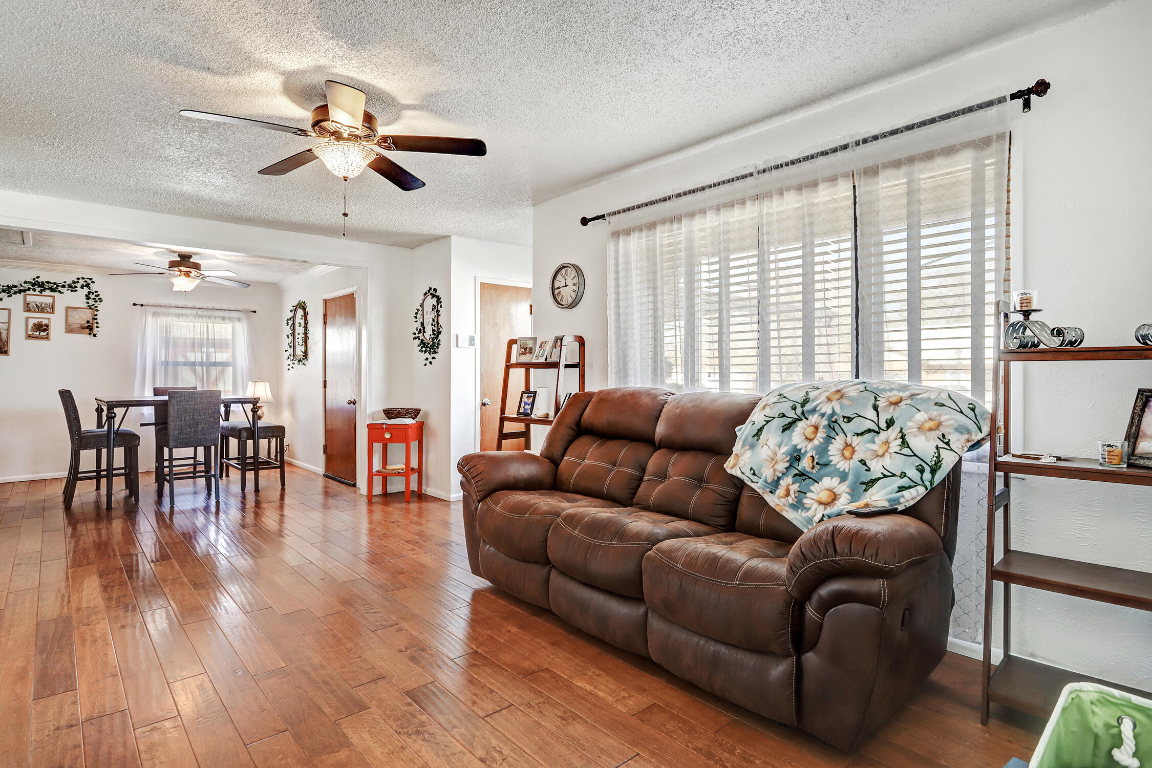 3217 La Veta Drive NE