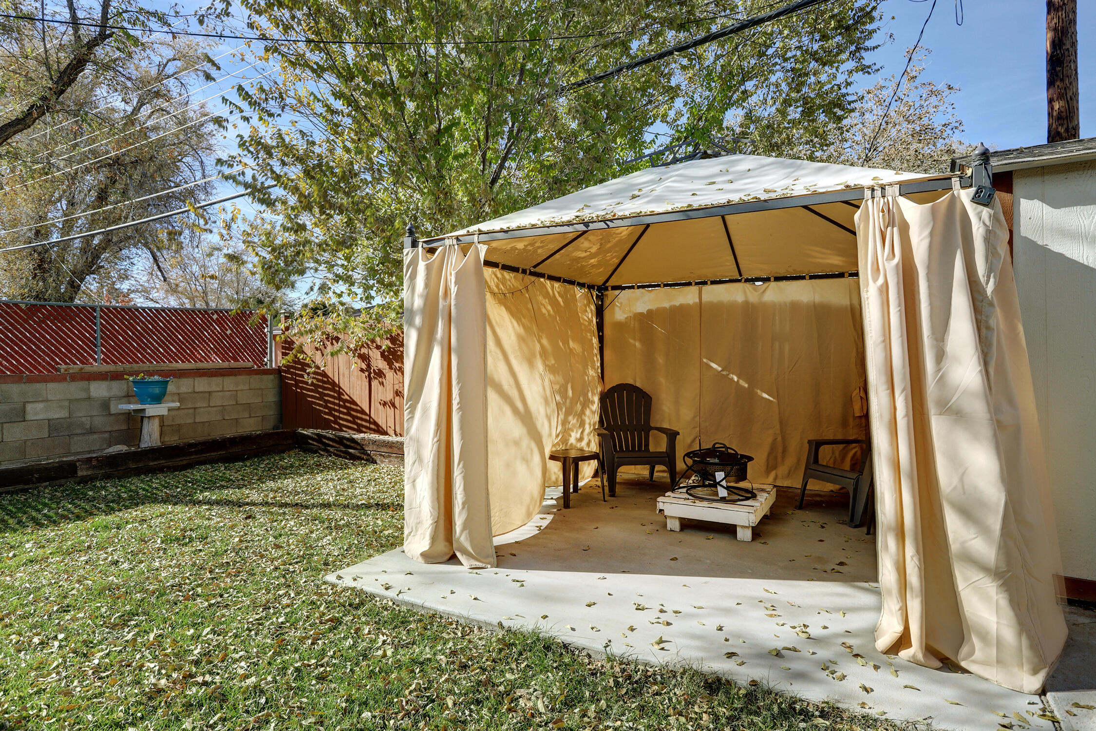 3217 La Veta Drive NE