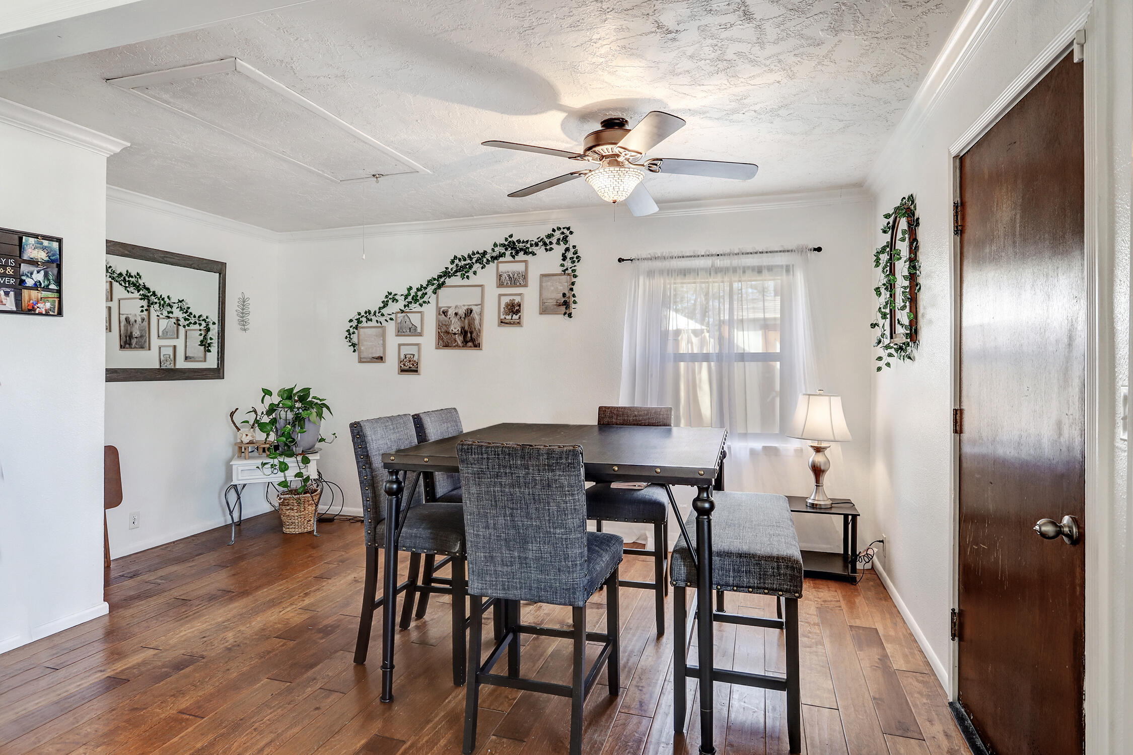 3217 La Veta Drive NE