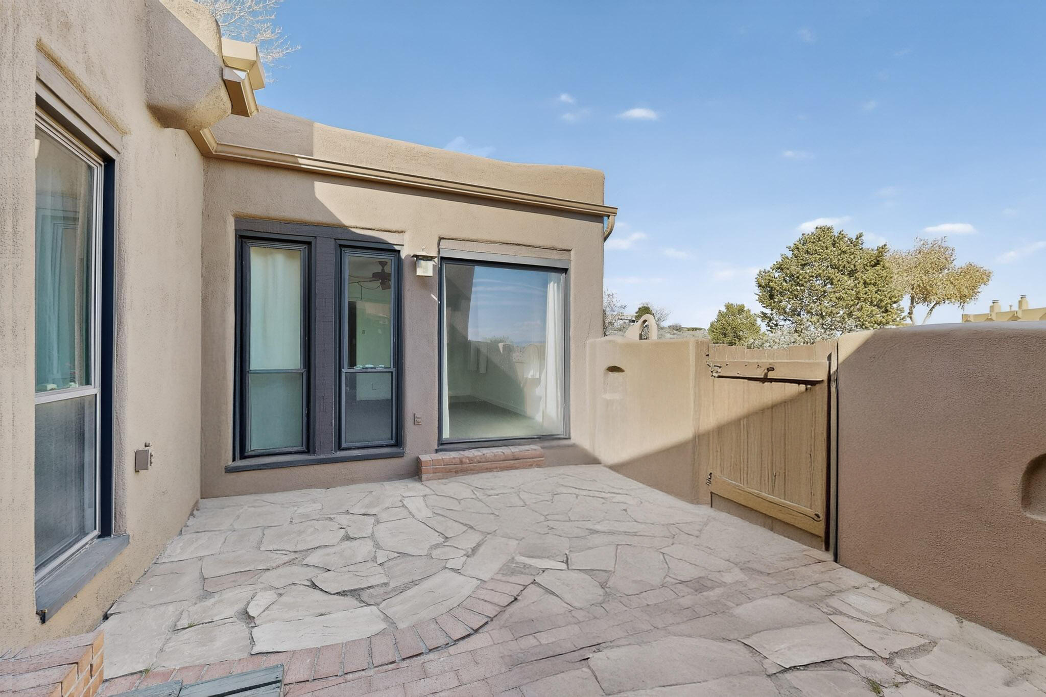 3 Zuni Trail N