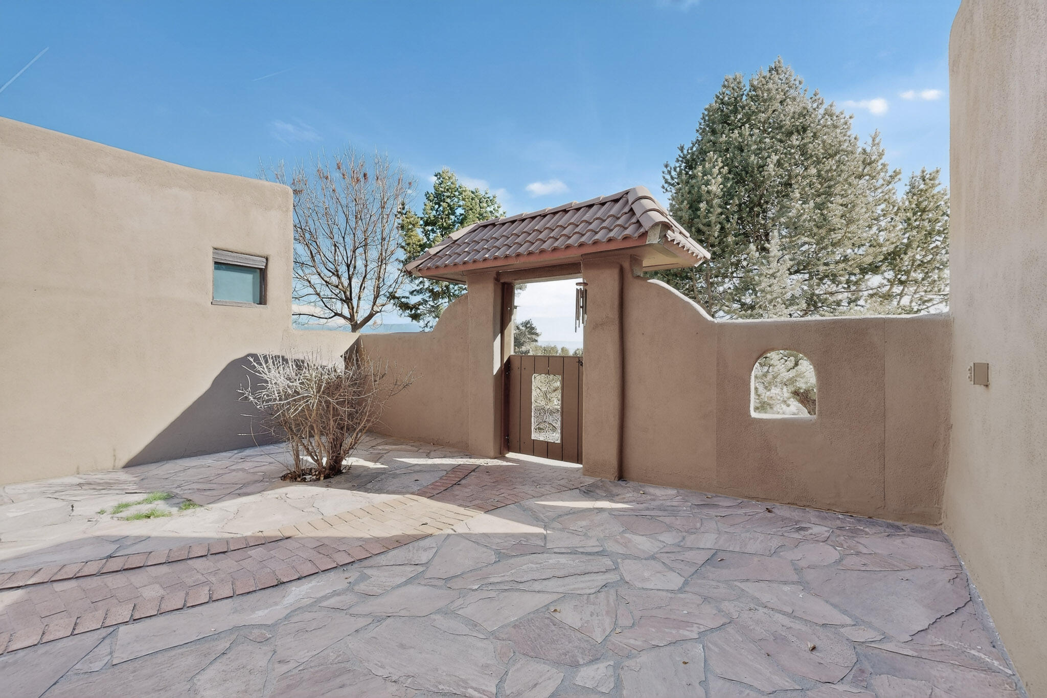 3 Zuni Trail N