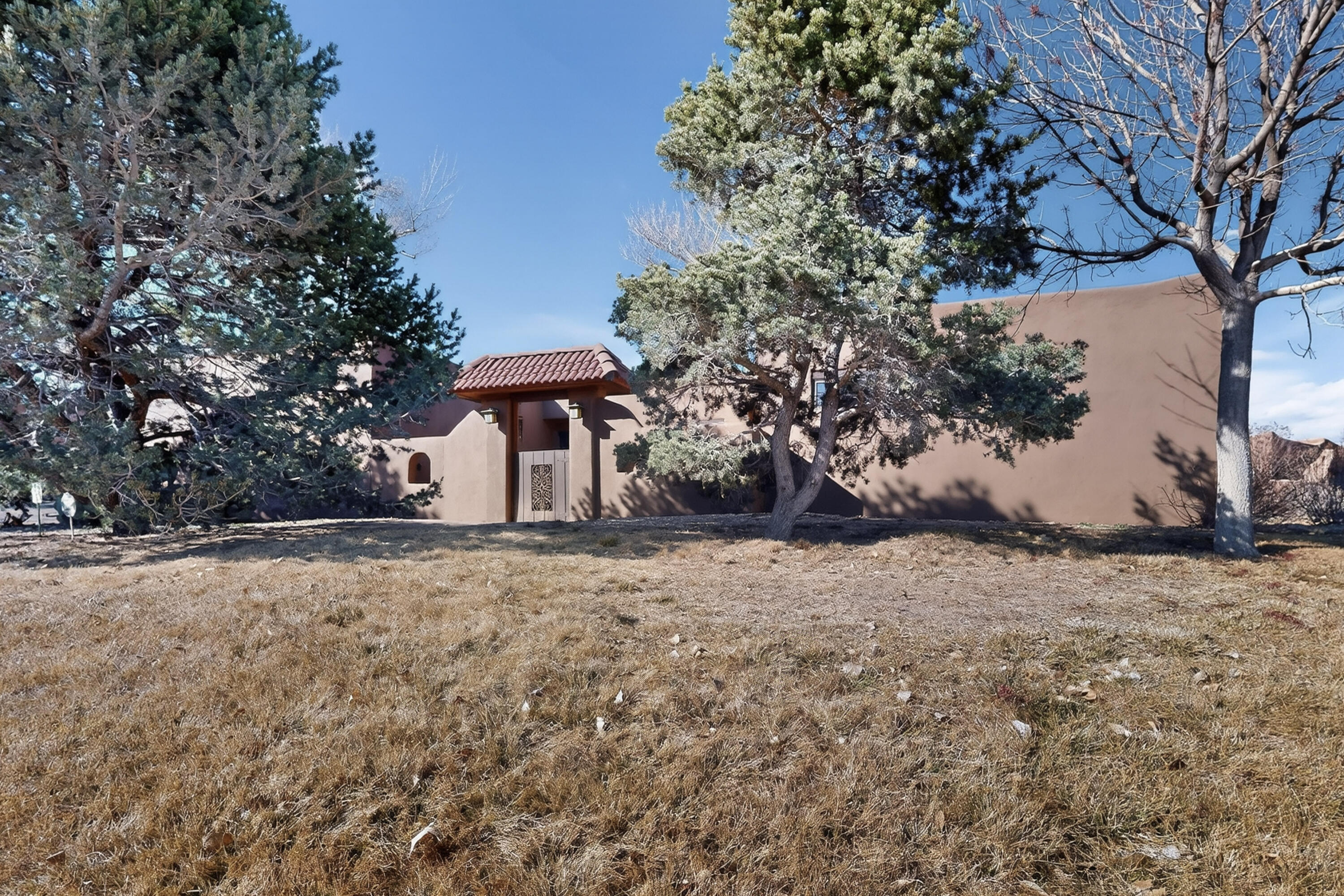 3 Zuni Trail N