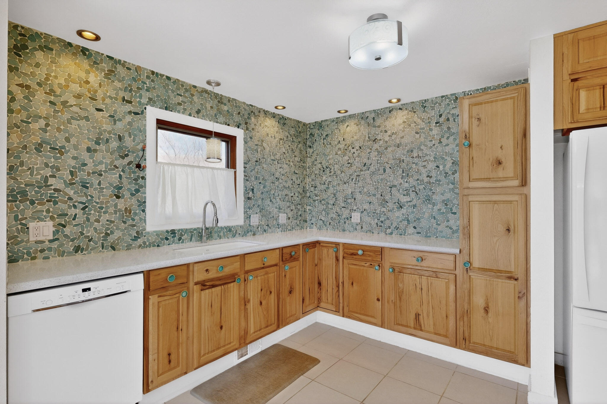 3 Zuni Trail N