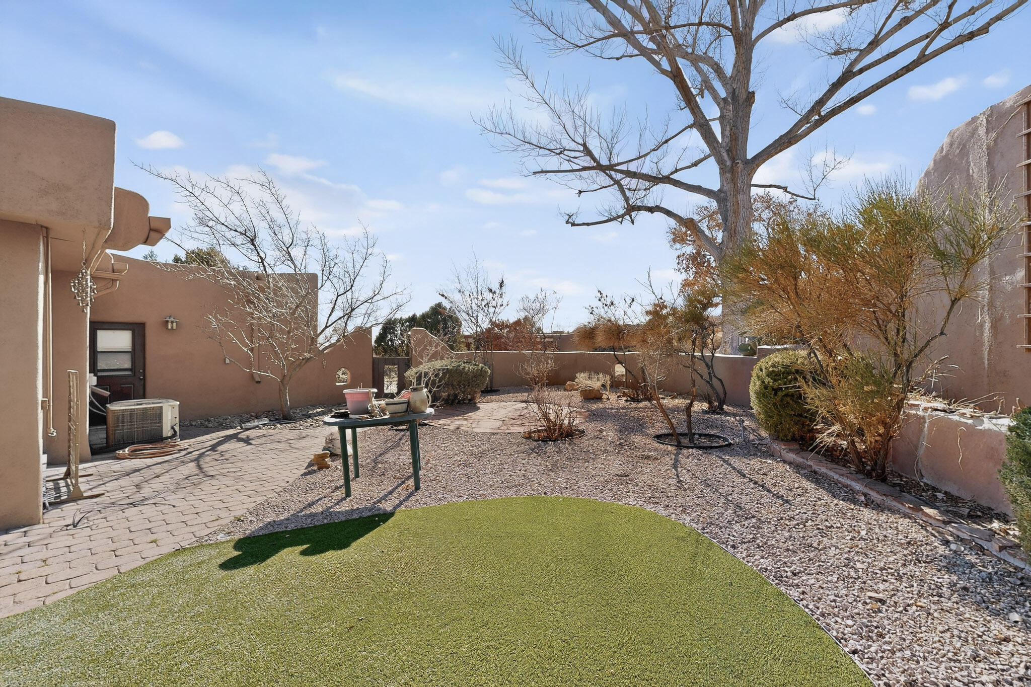 3 Zuni Trail N