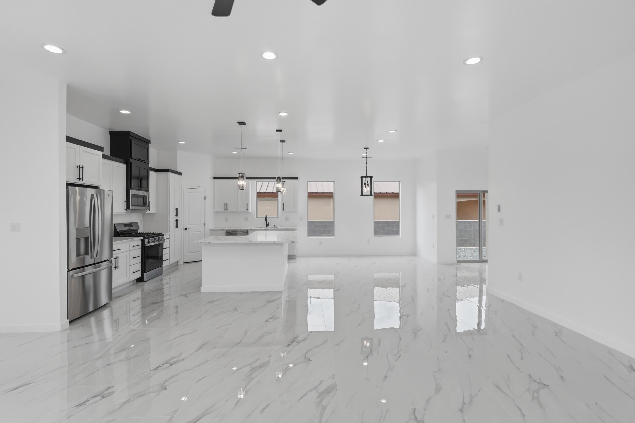 1603 Tulip Road SE