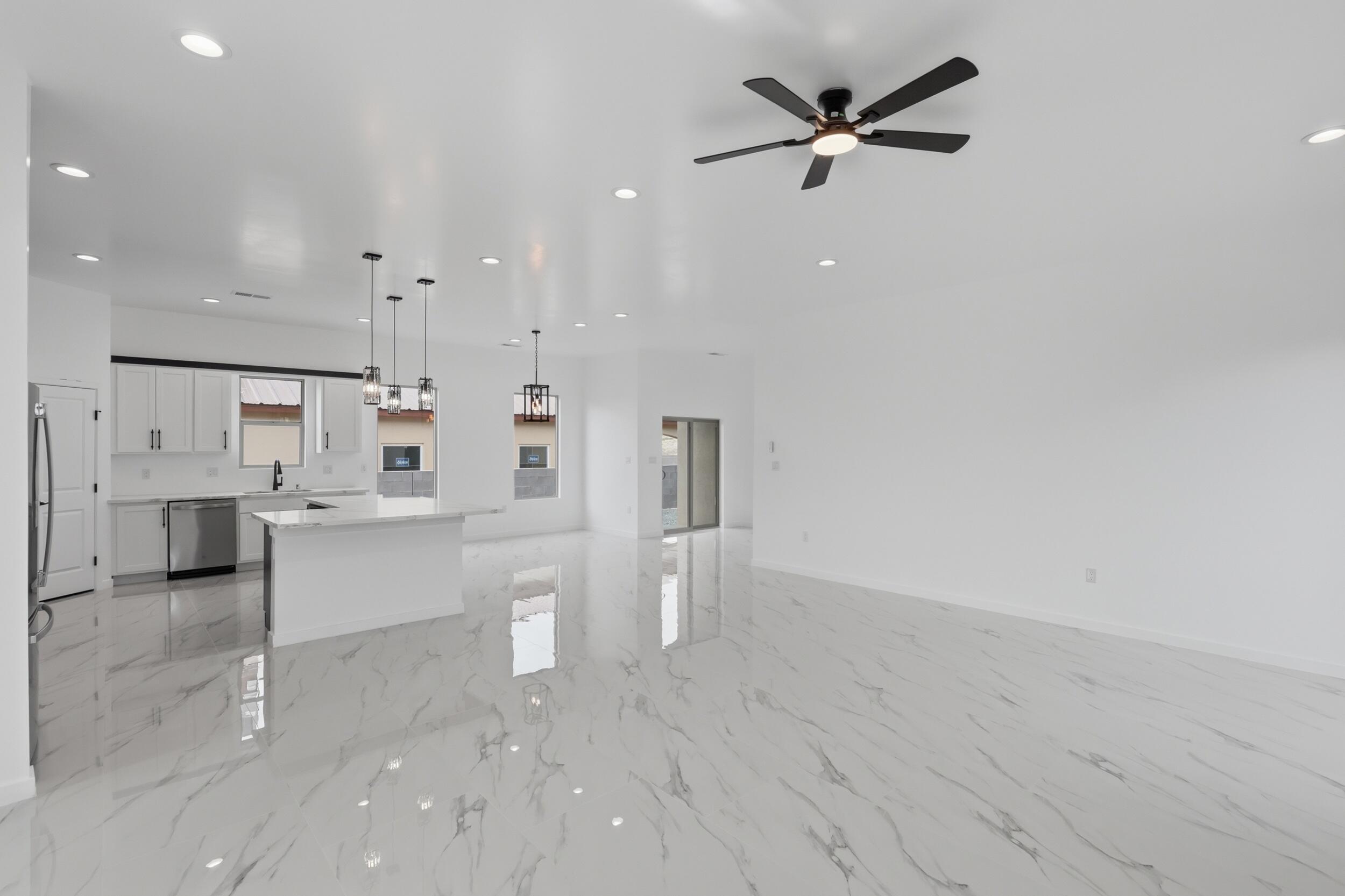 1603 Tulip Road SE