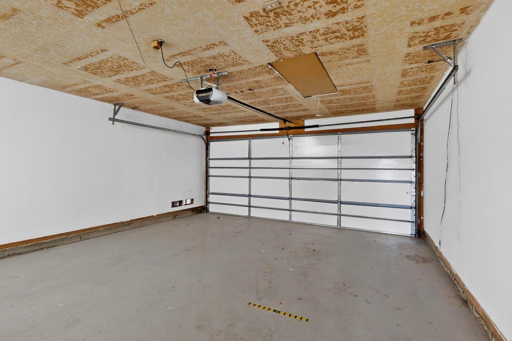 8228 Otero Avenue NE