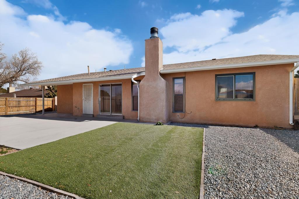 8228 Otero Avenue NE