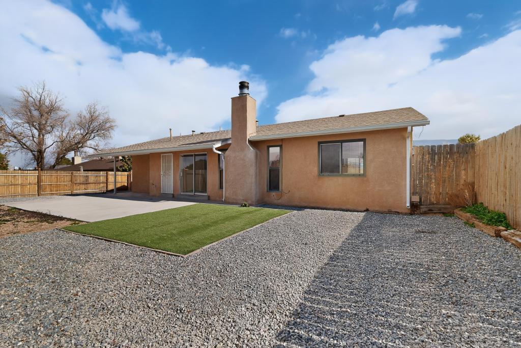 8228 Otero Avenue NE