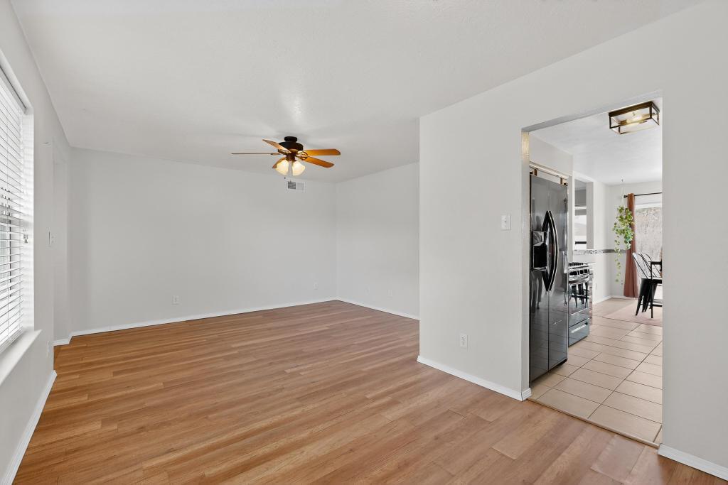 8228 Otero Avenue NE