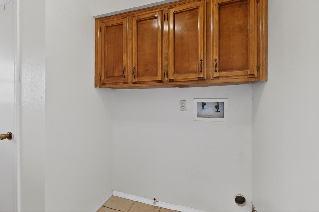 8228 Otero Avenue NE