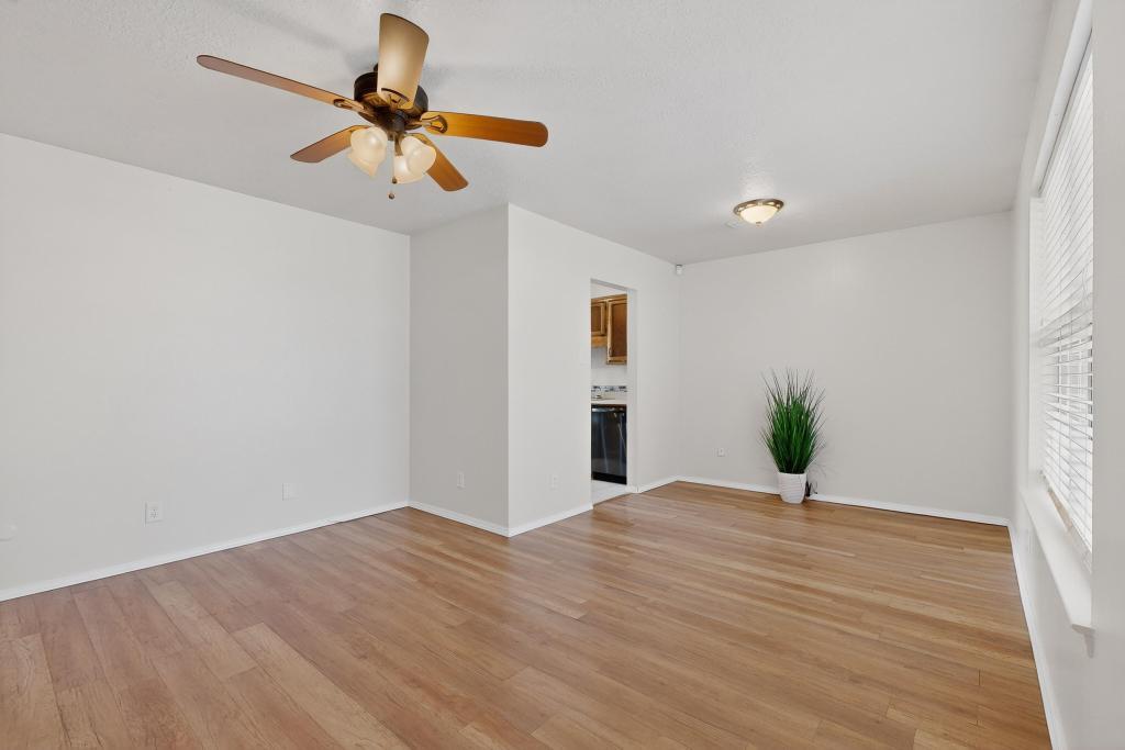 8228 Otero Avenue NE