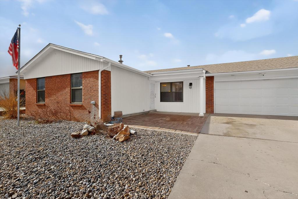 8228 Otero Avenue NE