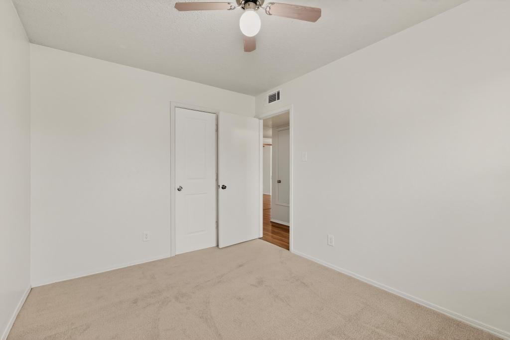 8228 Otero Avenue NE