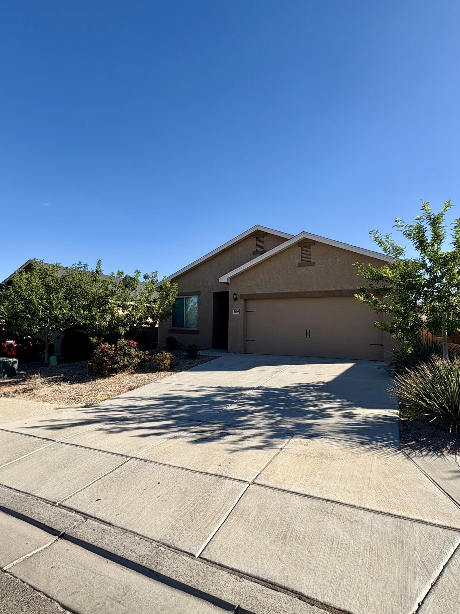 3409 Oregon Trail Road NE