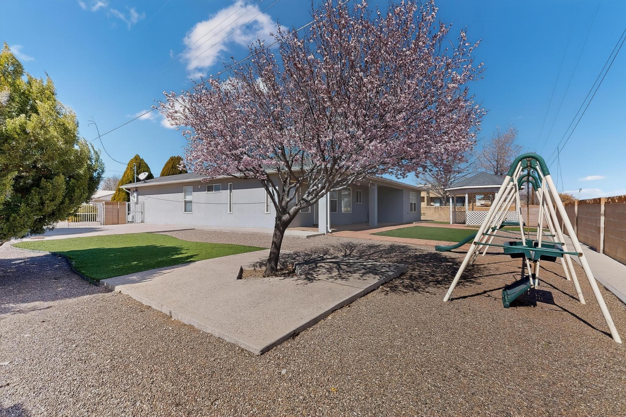 360 Don Carlos Avenue NE