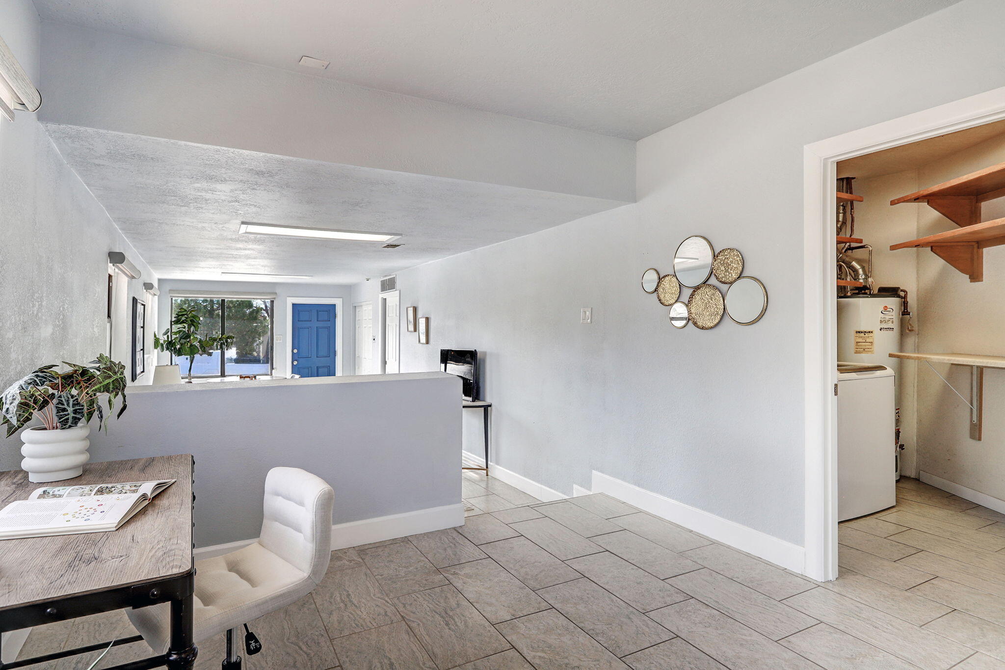 933 Avenida Estrellita NE