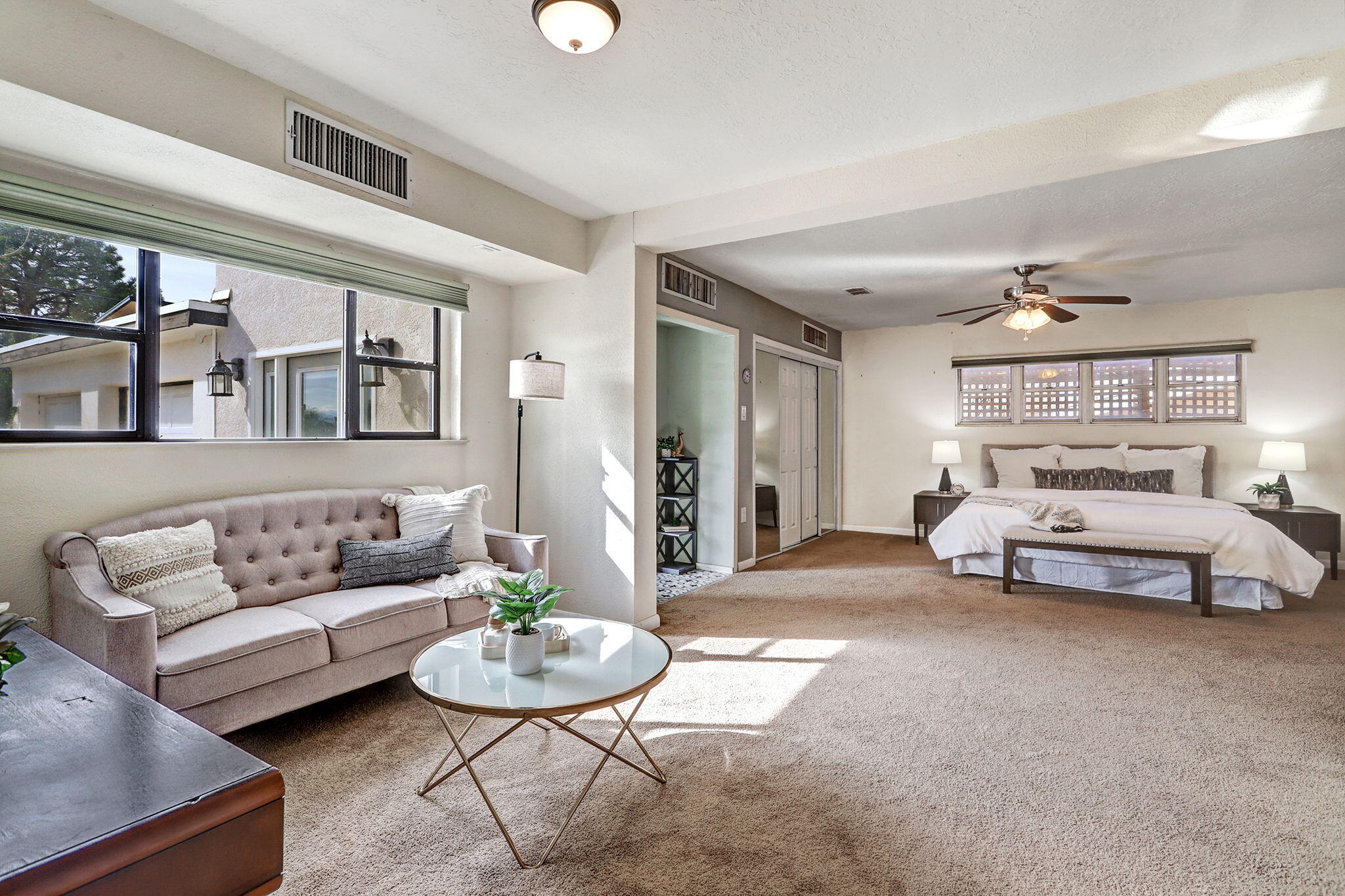 933 Avenida Estrellita NE