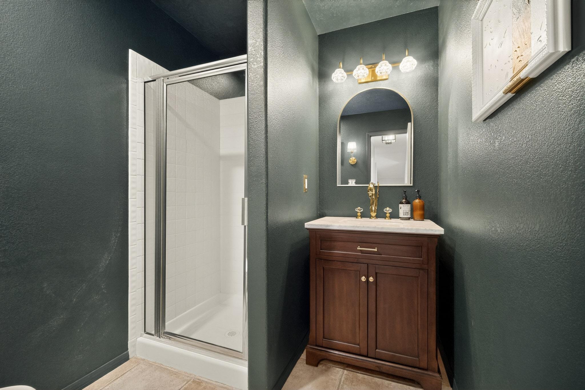 6119 Bancroft Court NE