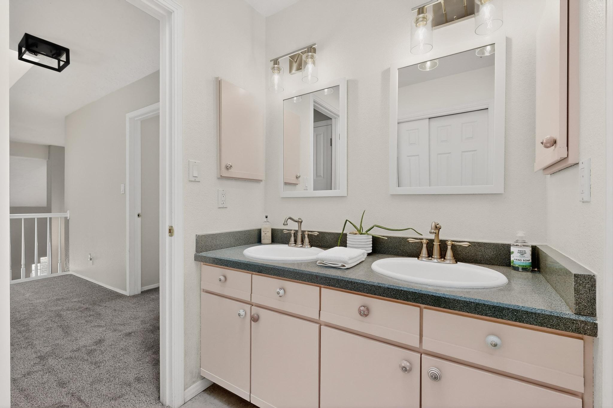 6119 Bancroft Court NE