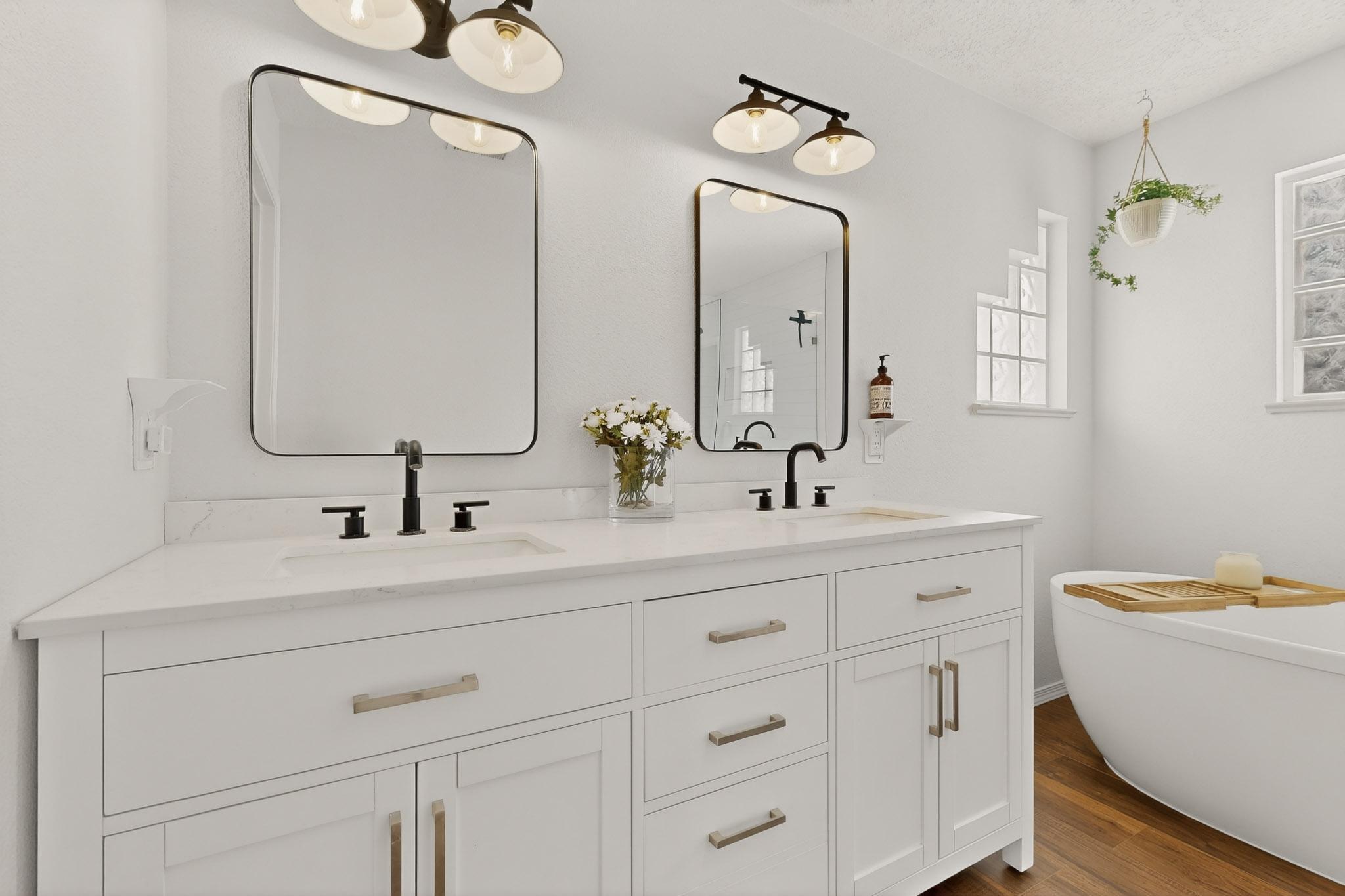 6119 Bancroft Court NE