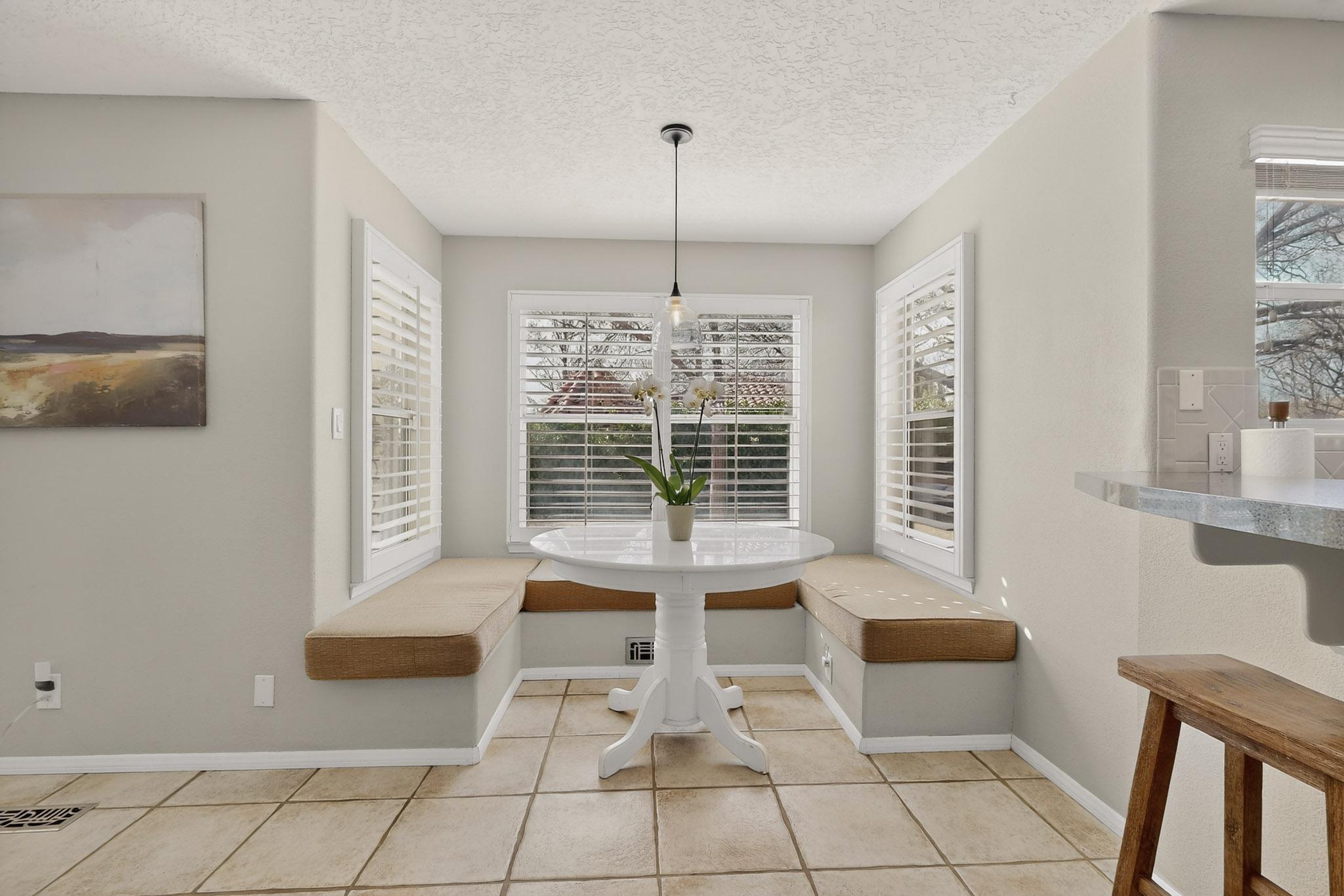 6119 Bancroft Court NE