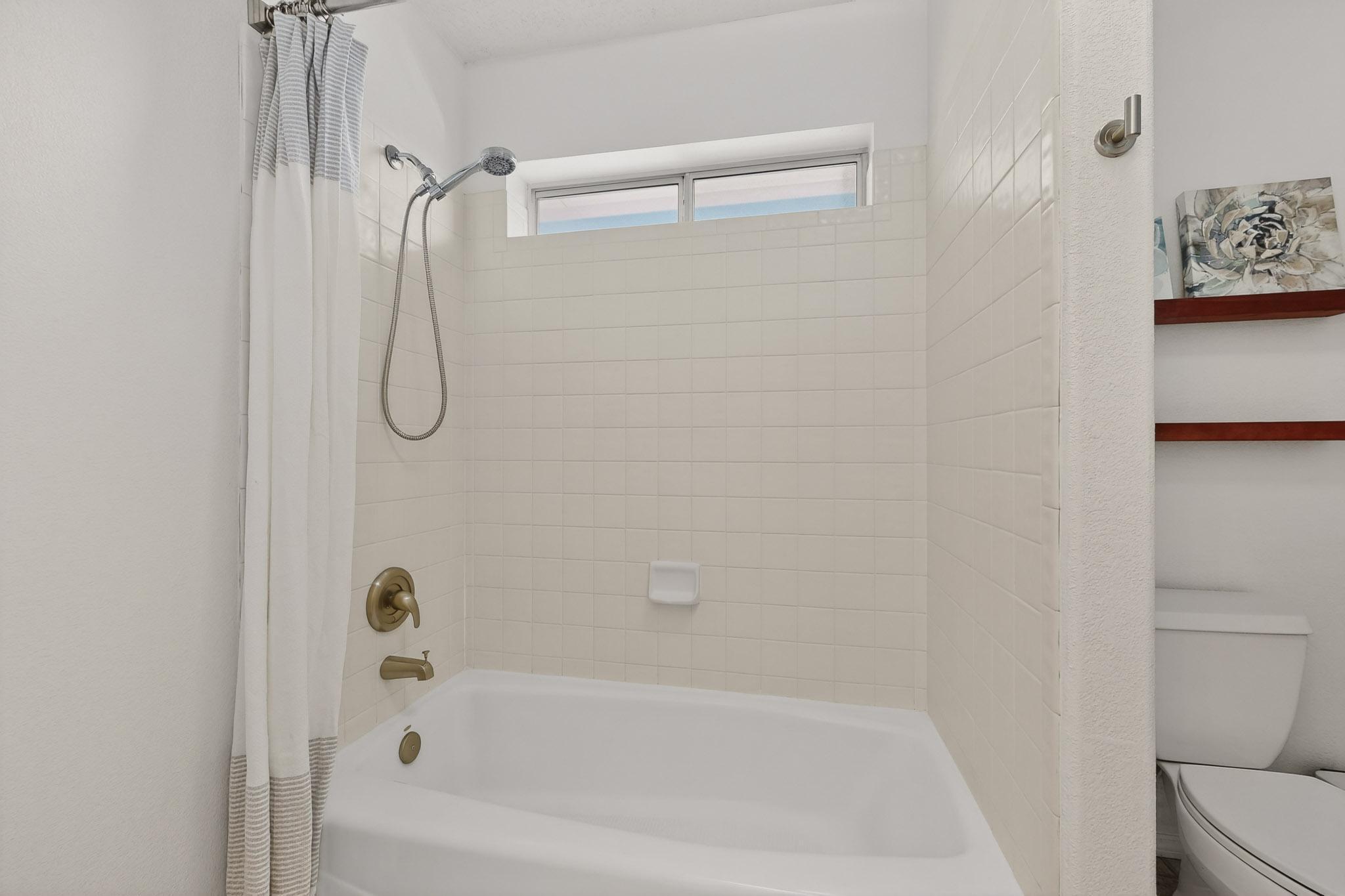 6119 Bancroft Court NE