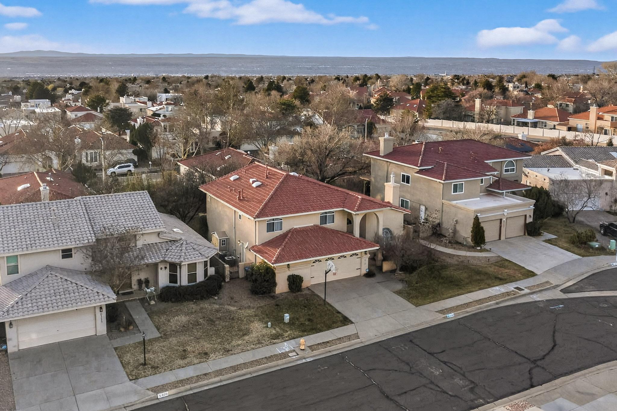 6119 Bancroft Court NE