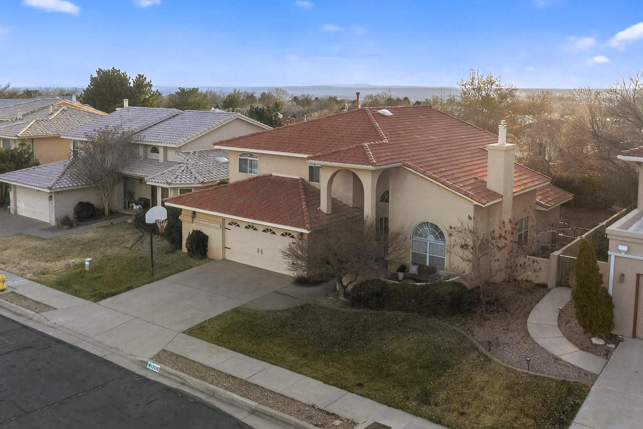 6119 Bancroft Court NE