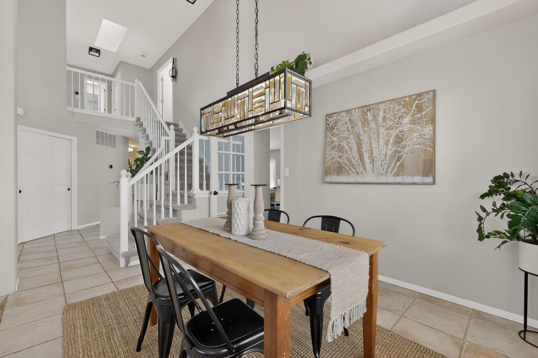 6119 Bancroft Court NE