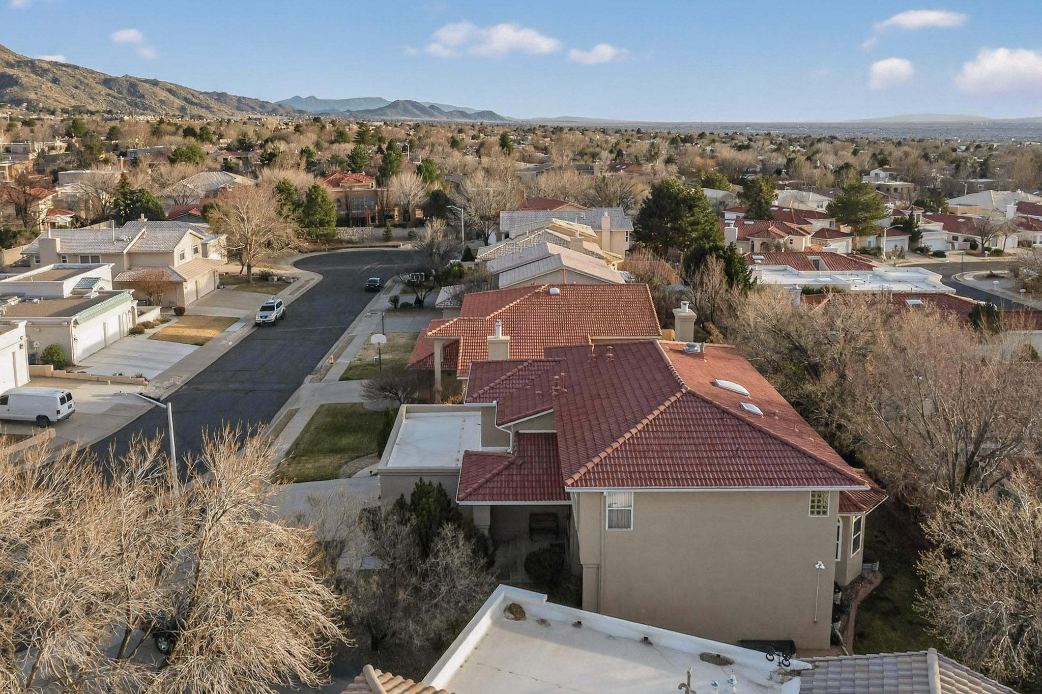 6119 Bancroft Court NE