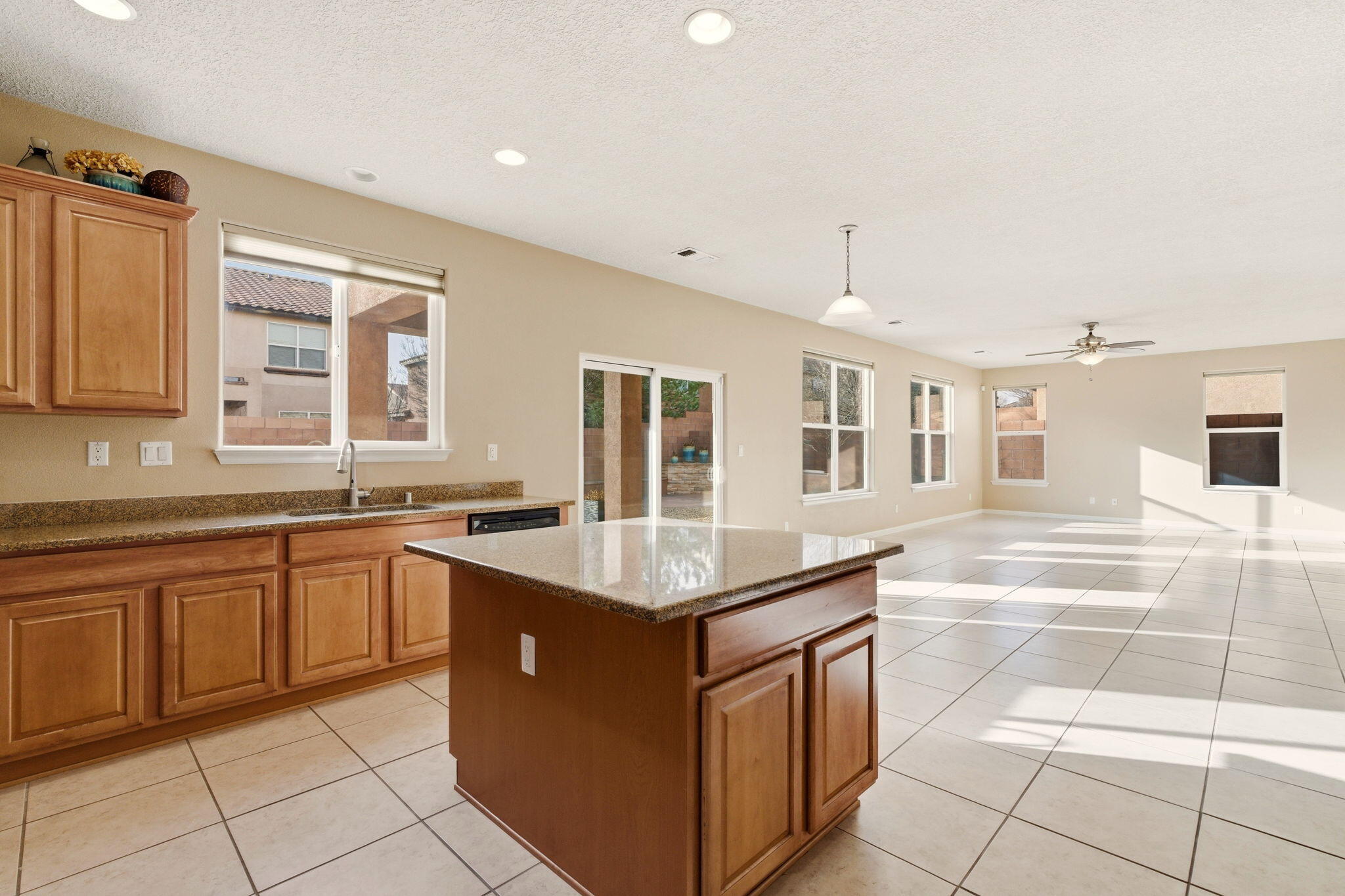 213 Paseo Vista Loop NE