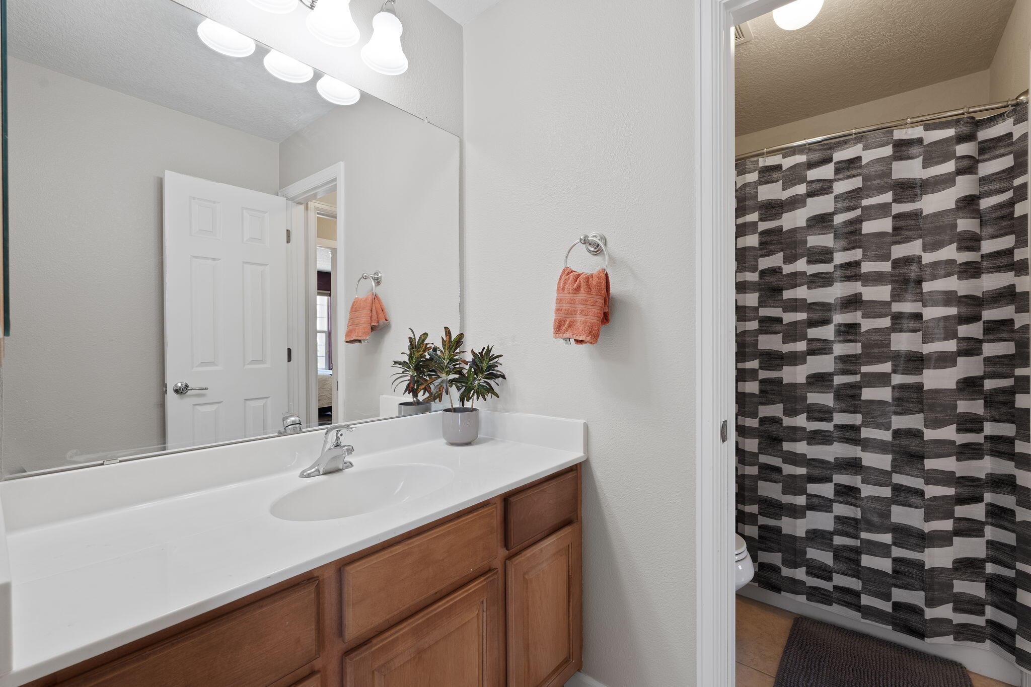 213 Paseo Vista Loop NE