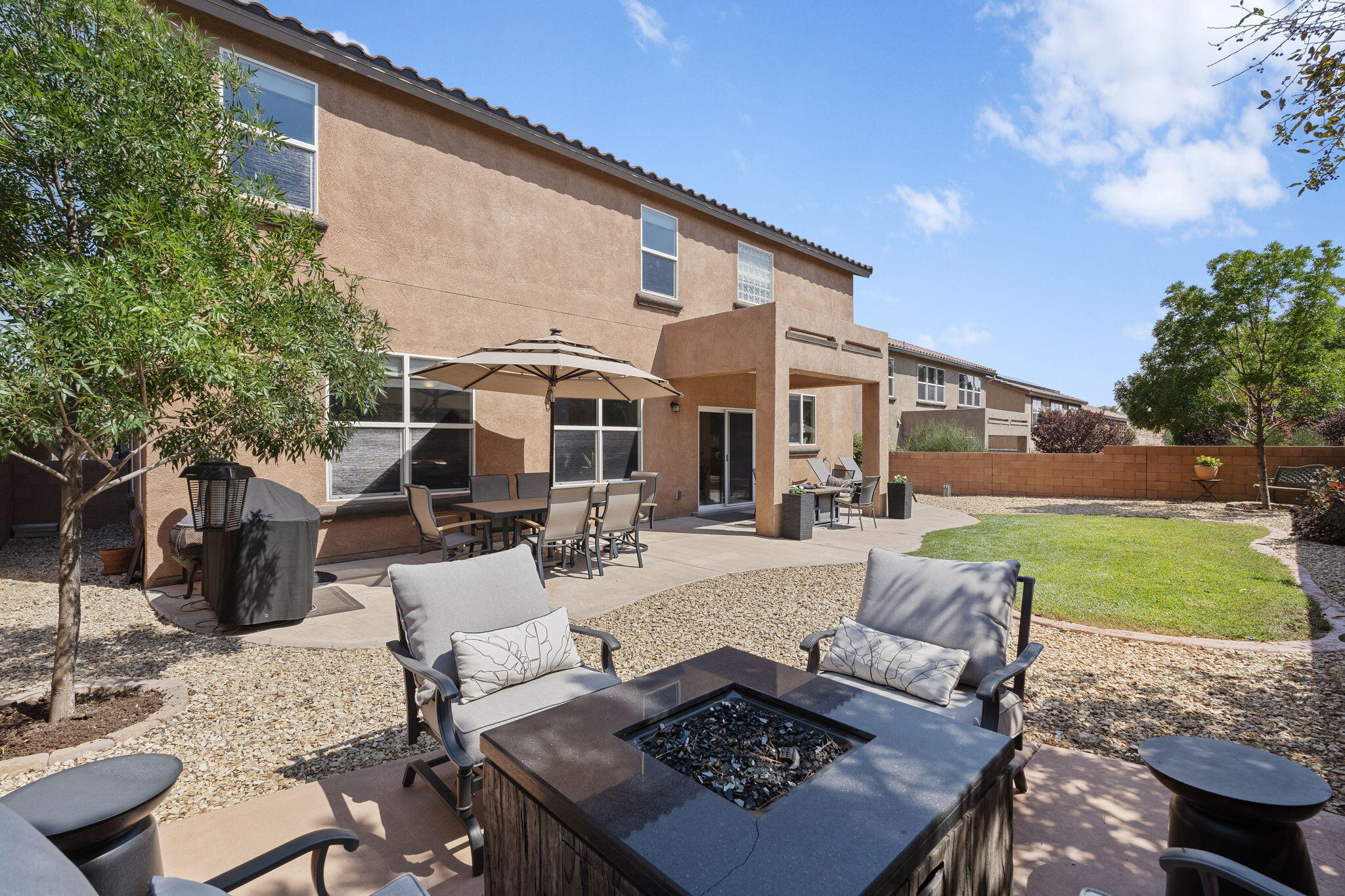 213 Paseo Vista Loop NE