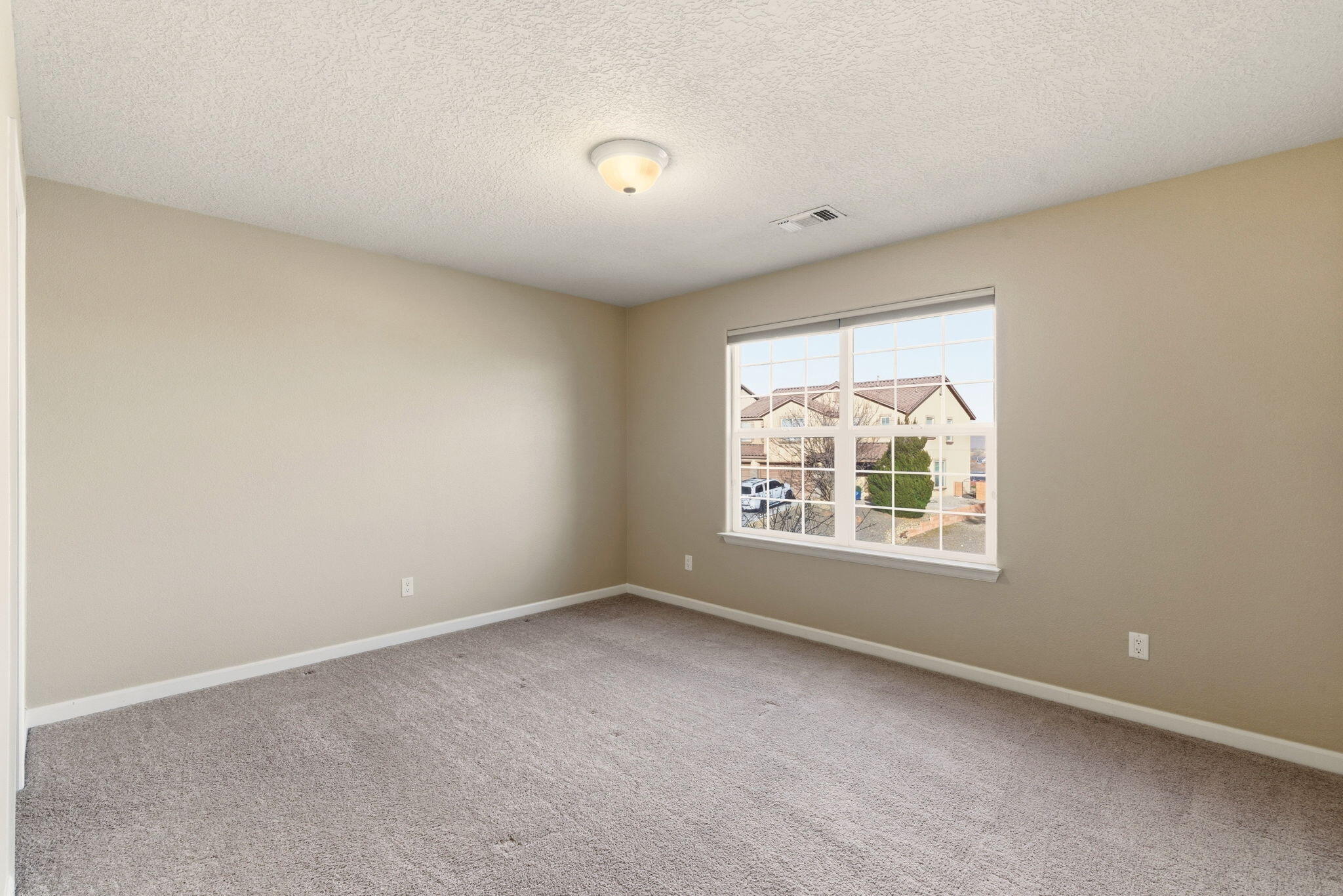 213 Paseo Vista Loop NE