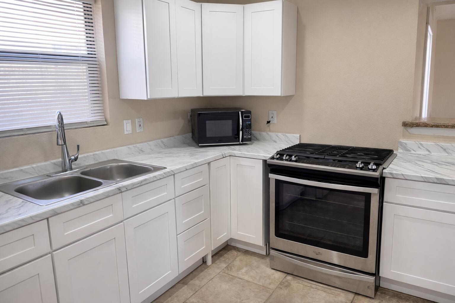 1609 Edith Boulevard SE