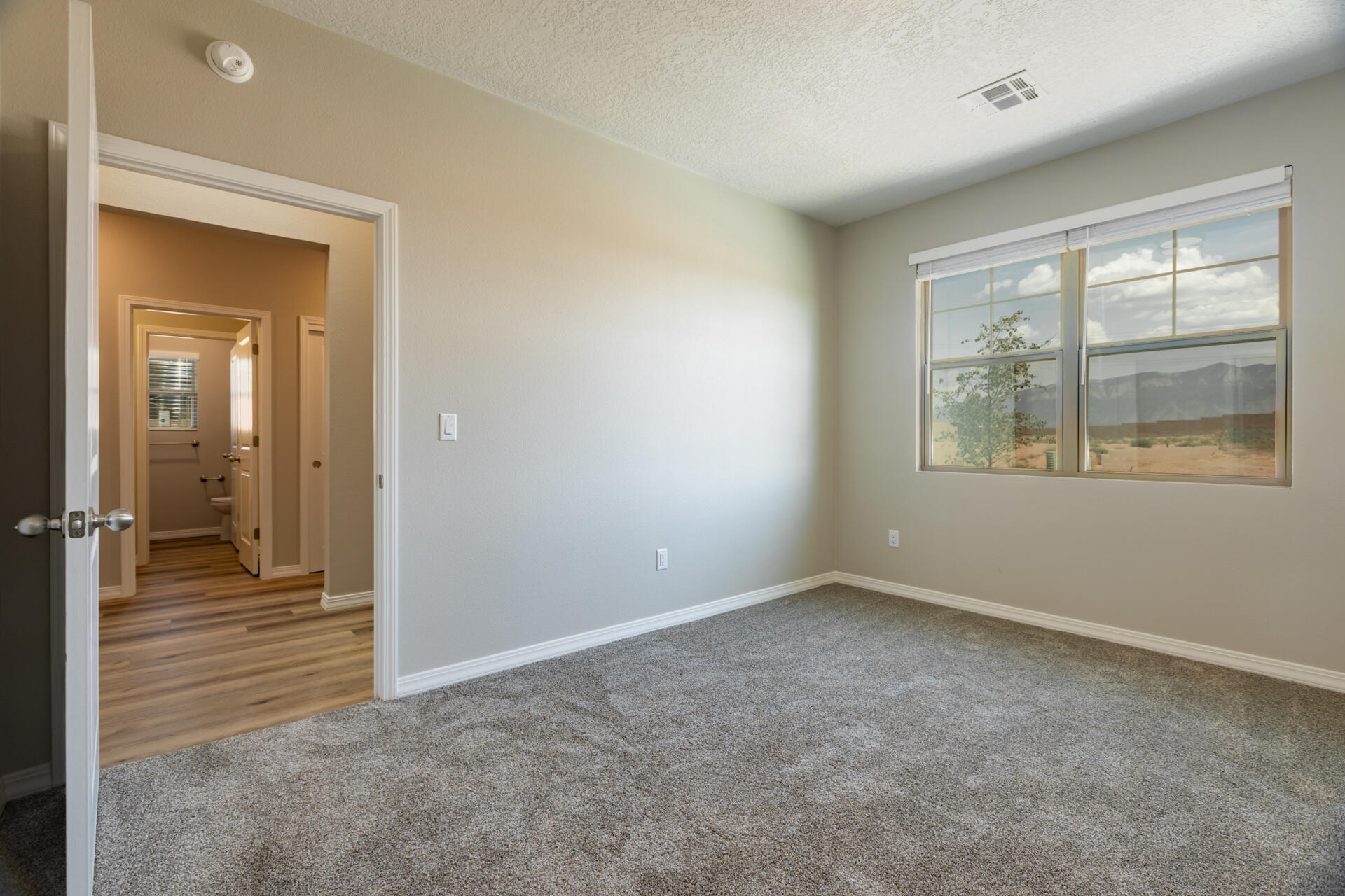 6921 Archer Road NE