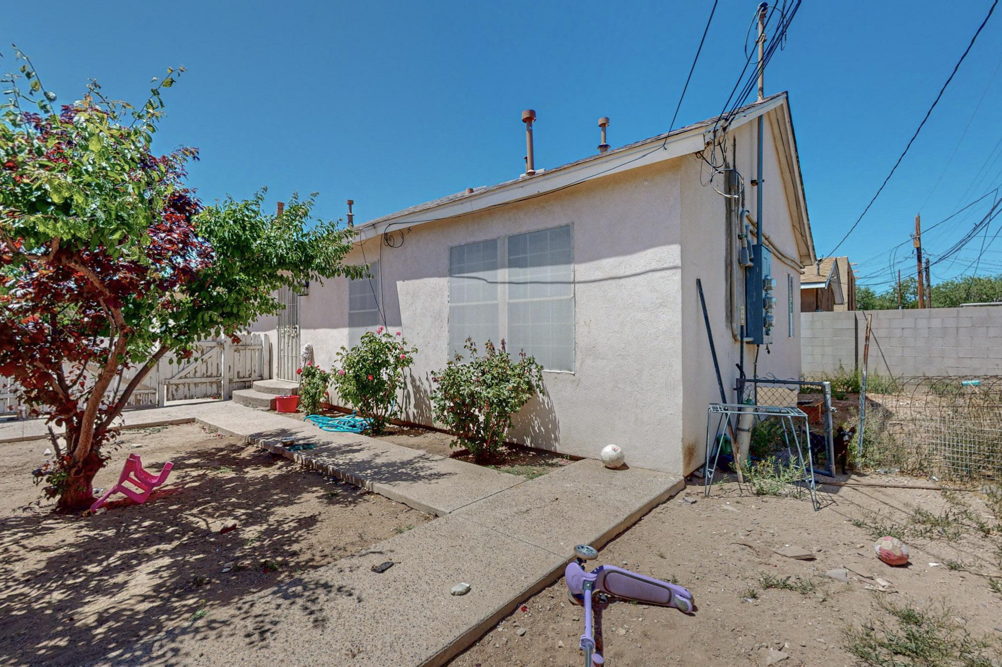412 Texas Street NE