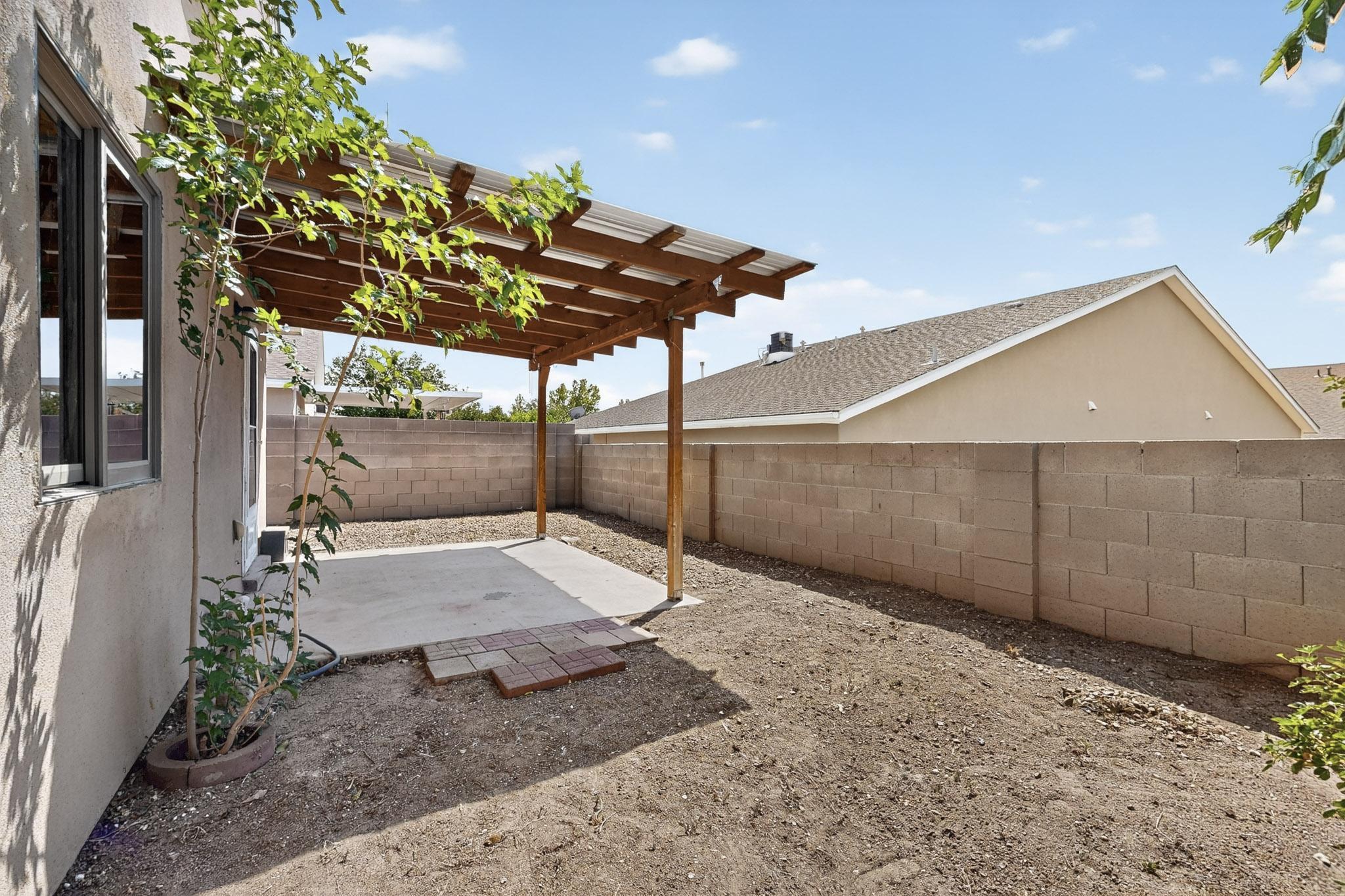 323 Escena Place SE