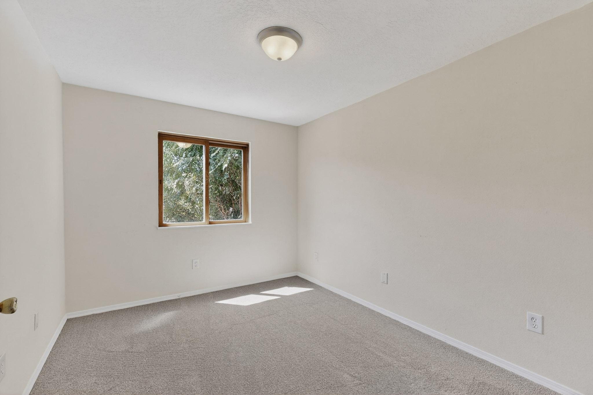 323 Escena Place SE