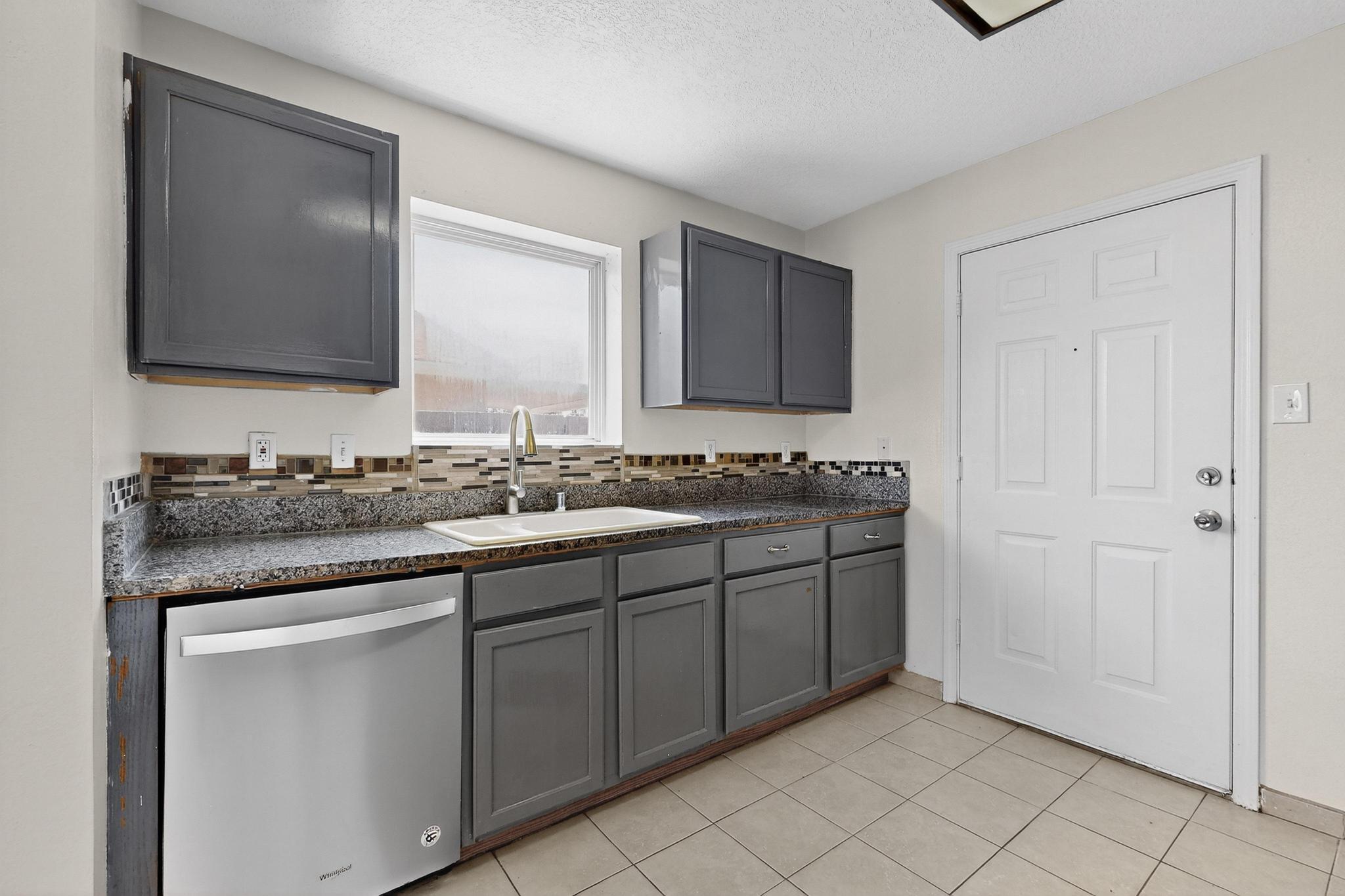 323 Escena Place SE