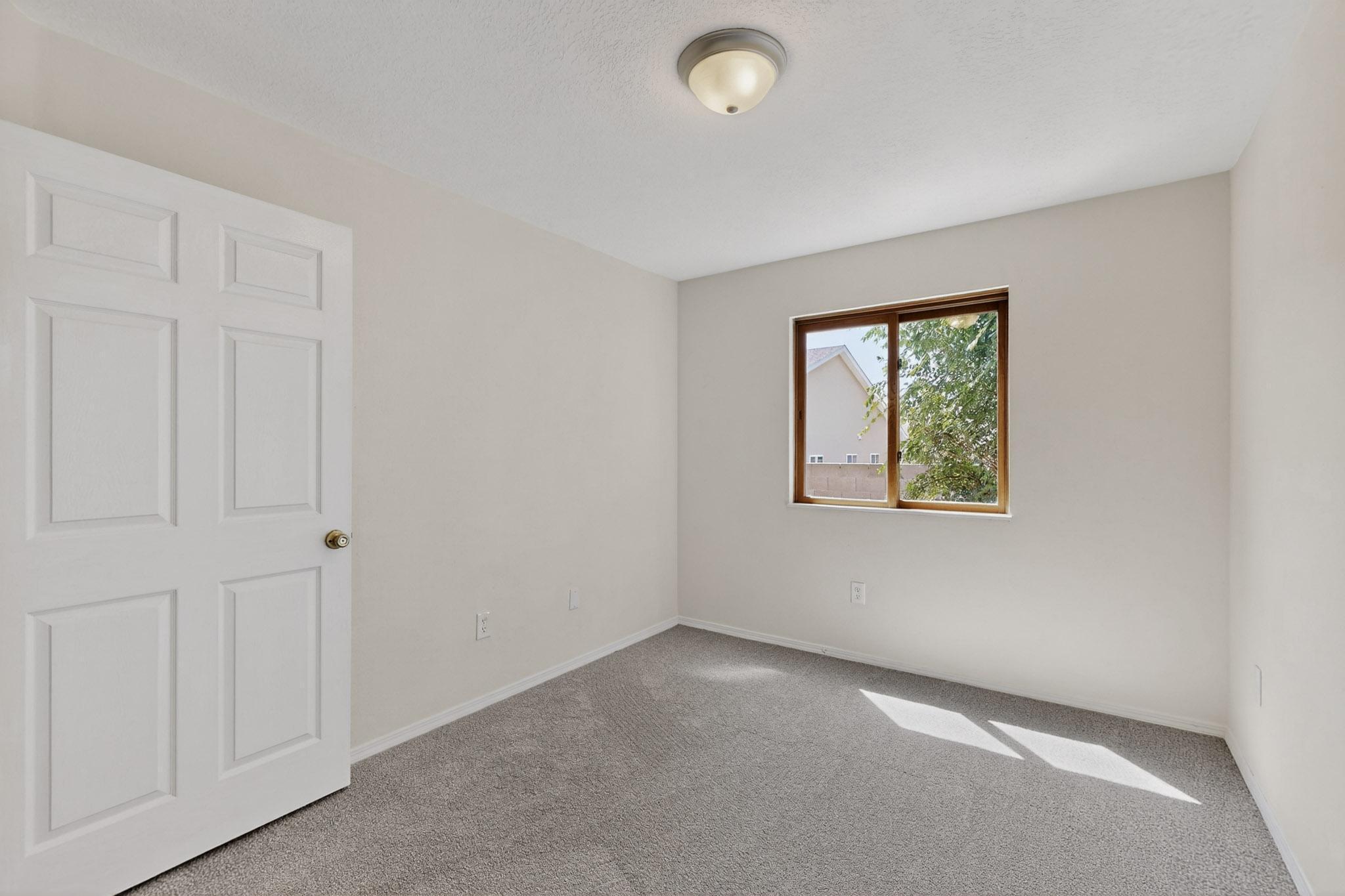 323 Escena Place SE
