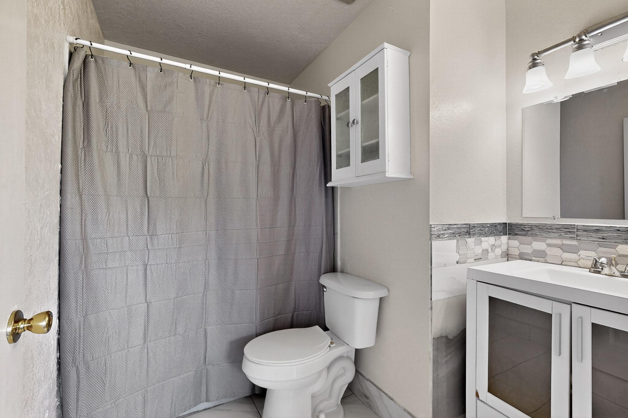 323 Escena Place SE