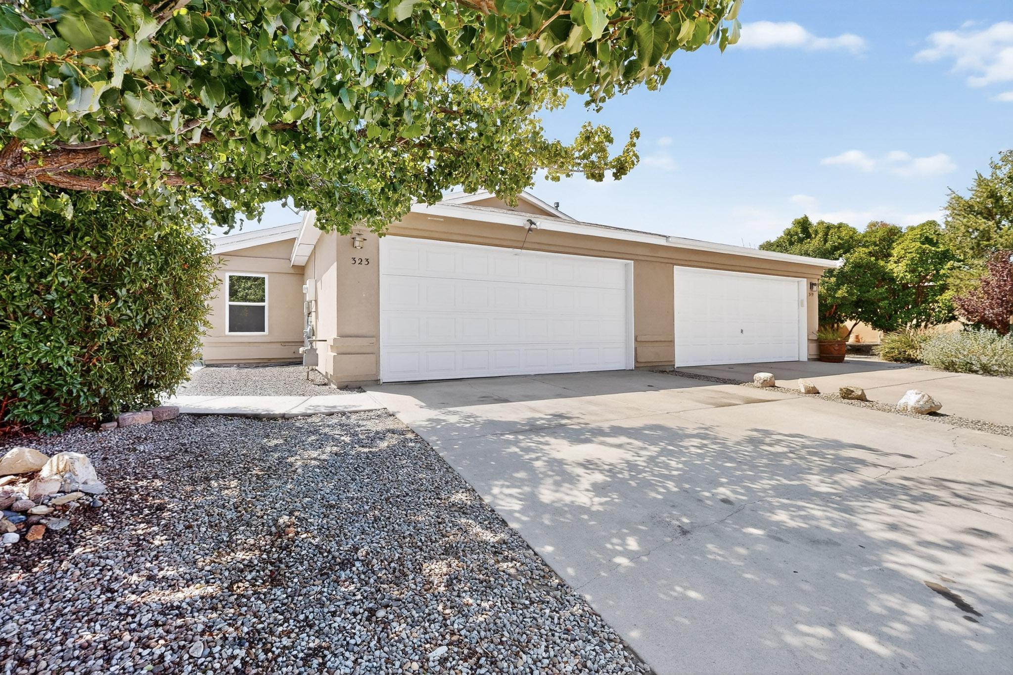 323 Escena Place SE