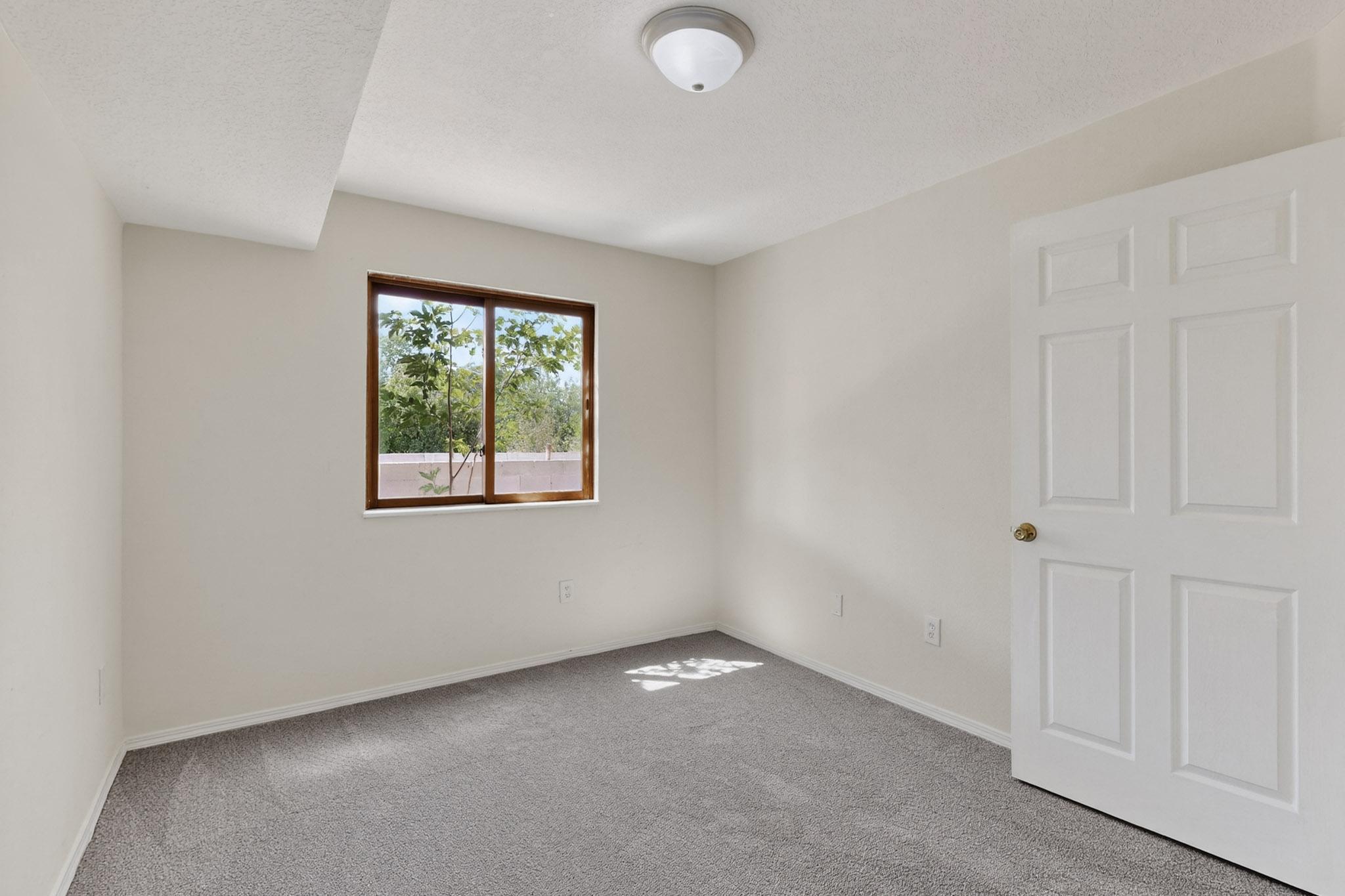 323 Escena Place SE