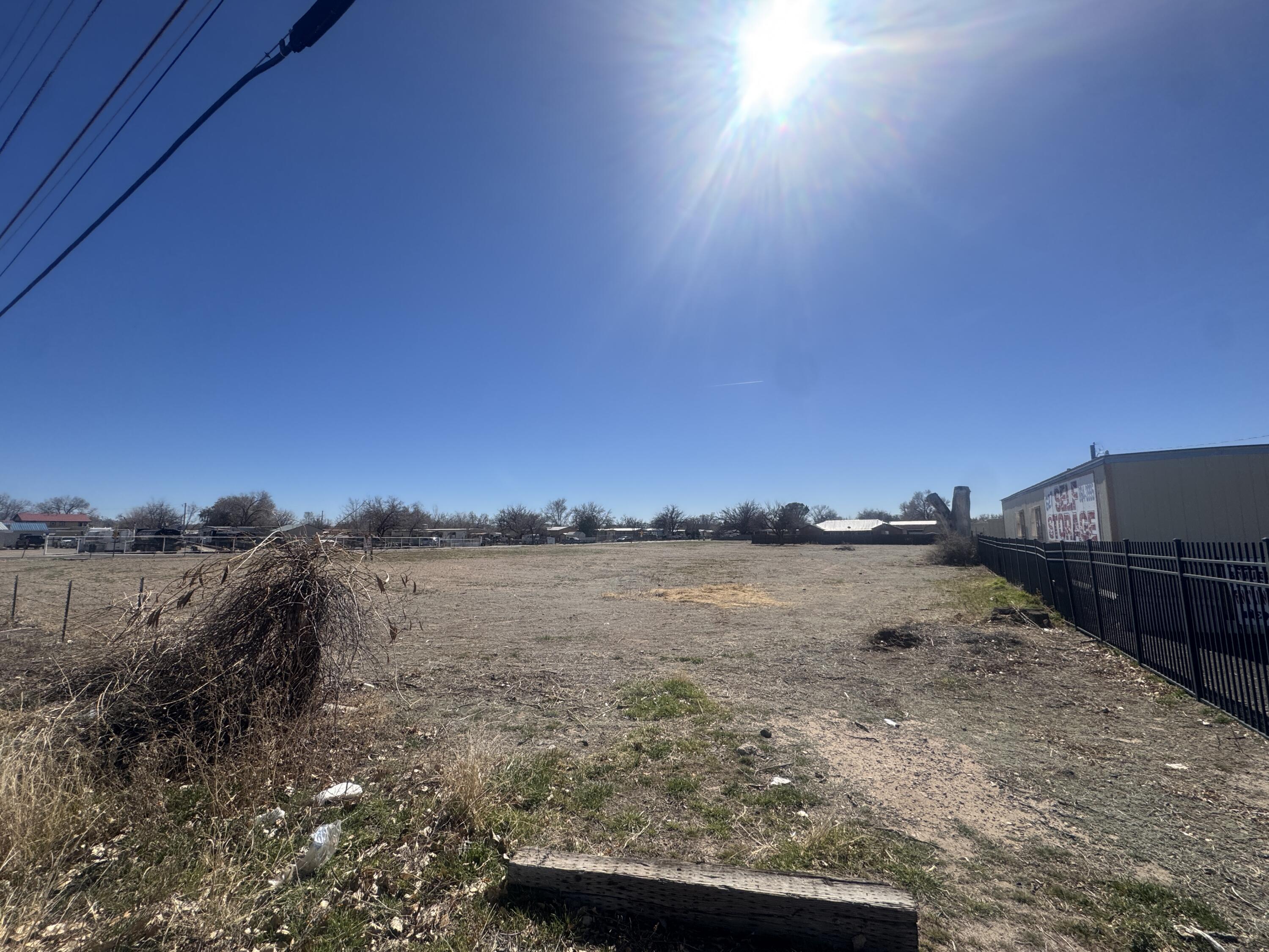 00 E River Road