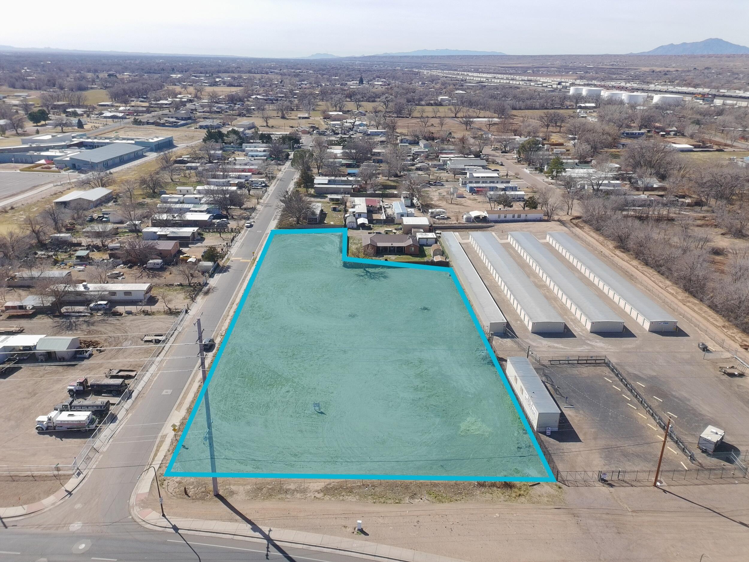 00 E River Road
