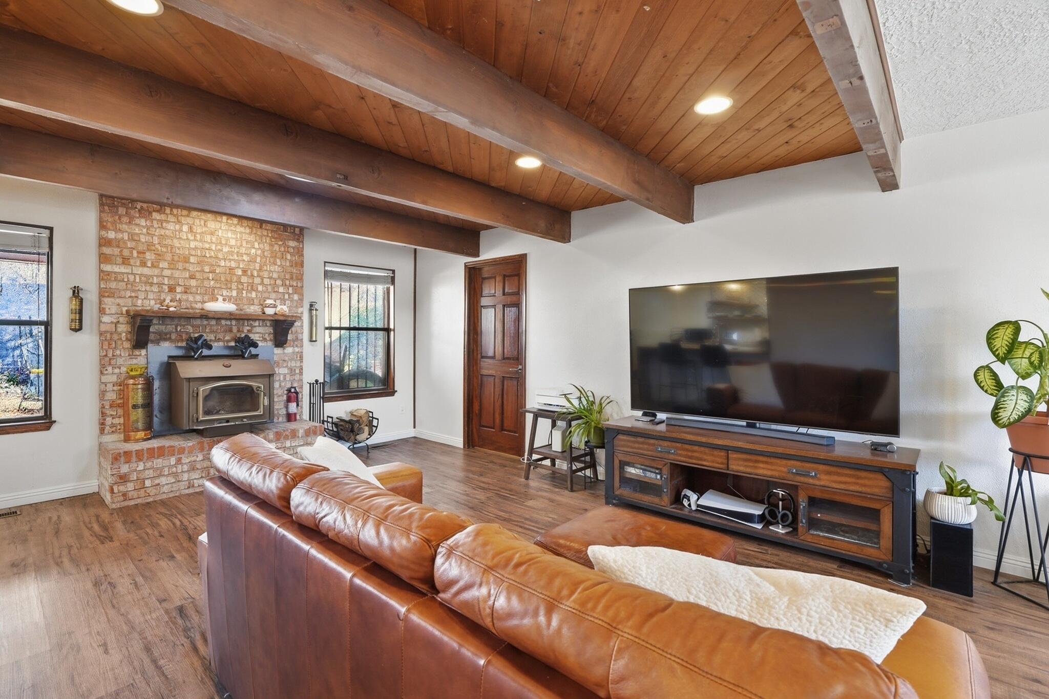 14205 Marquette Drive NE