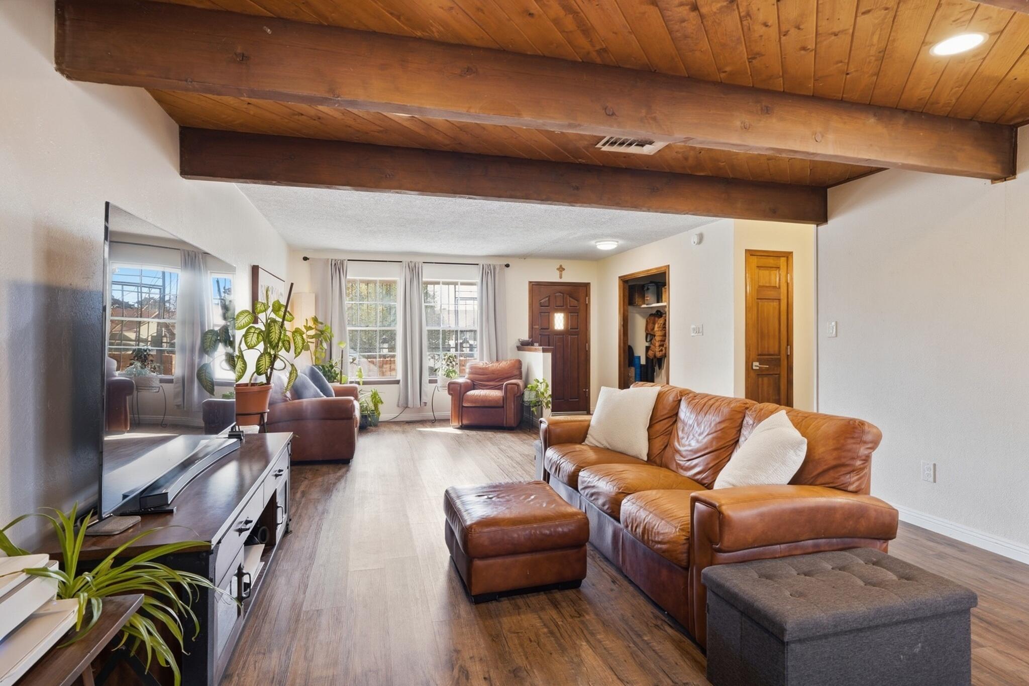 14205 Marquette Drive NE