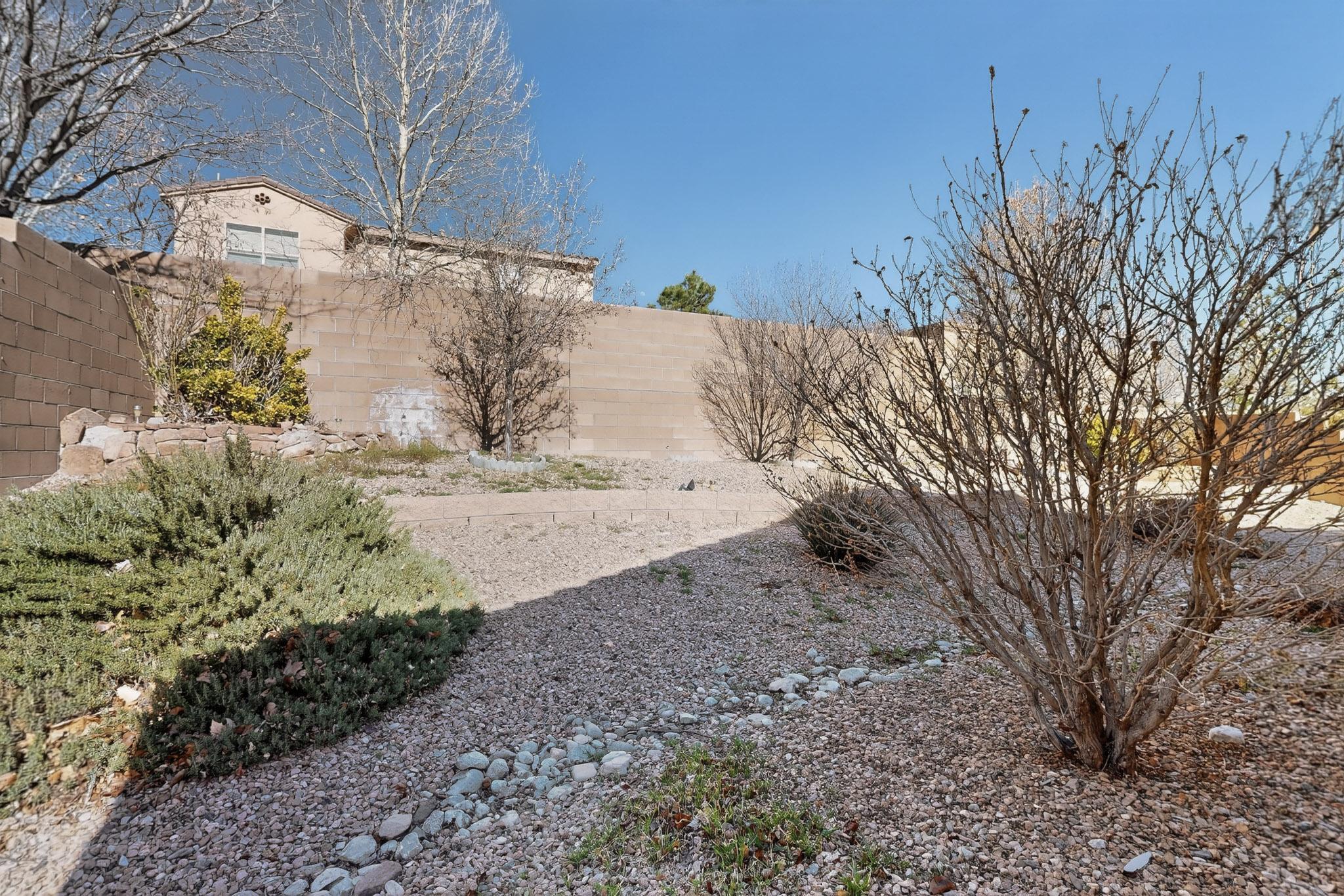 2558 Cerro Parrido Road SE